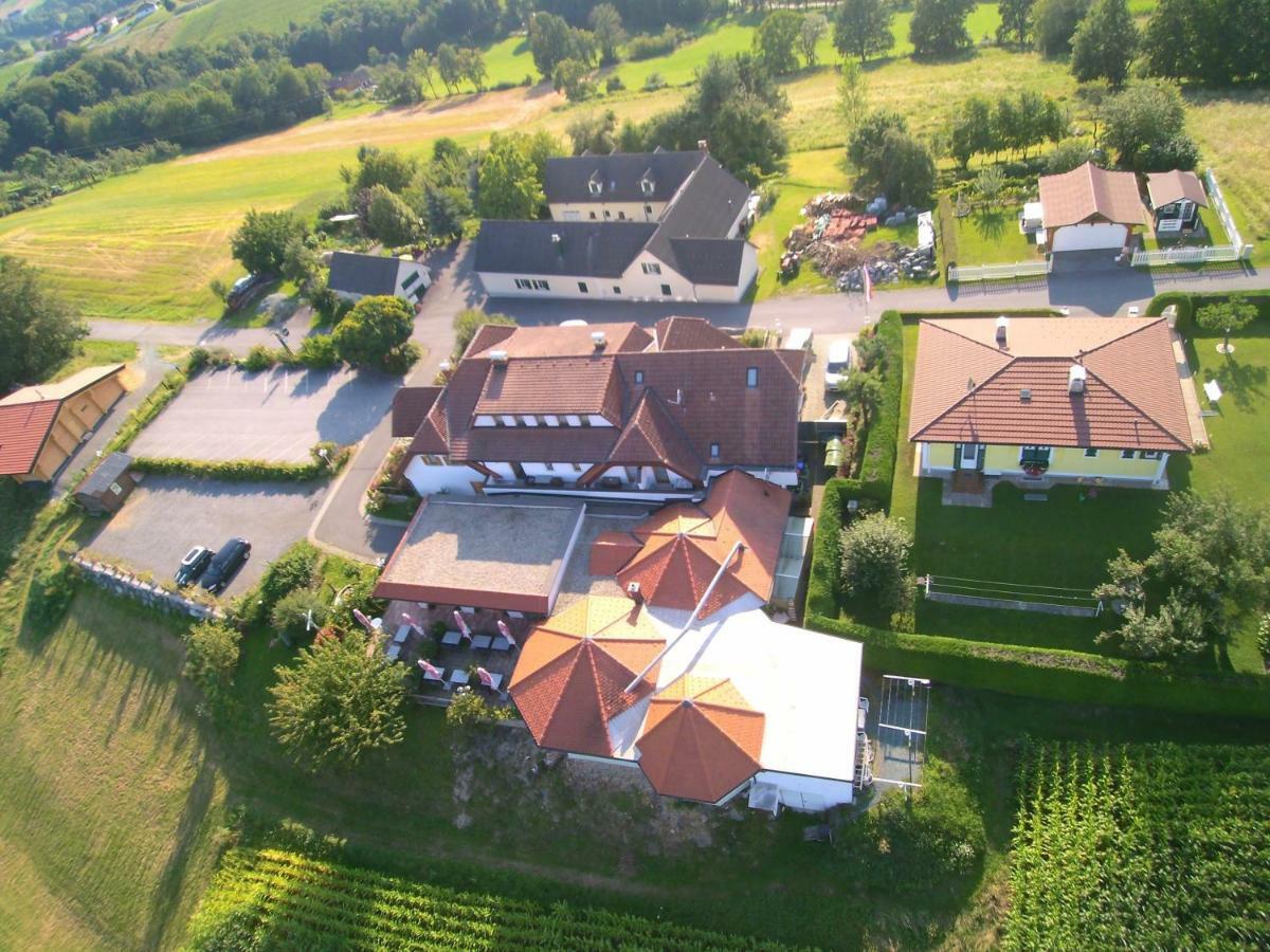 Pension Restaurant Rosenberg Jennersdorf Exterior photo
